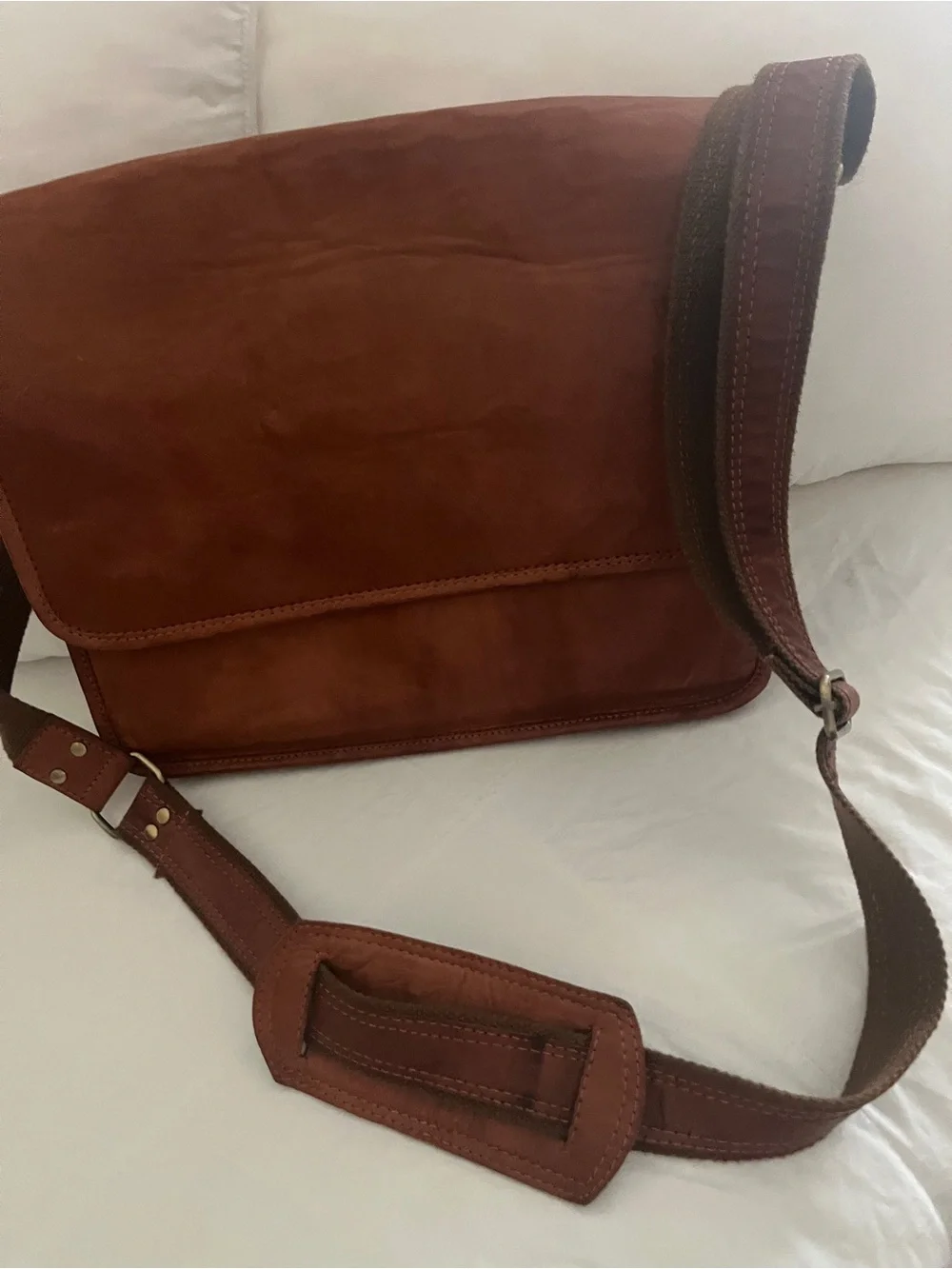 Men's Vin Leather Berliner  Messenger Bag in Cognac Brown - Classic Urban Carry